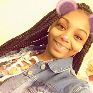 Meet your Posher, Zoe